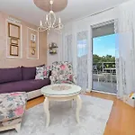 Apartment In With Wifi Makarska