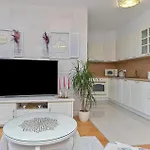 In With Wifi Apartment Makarska