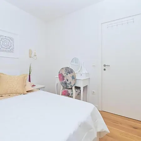 In With Wifi Apartment *